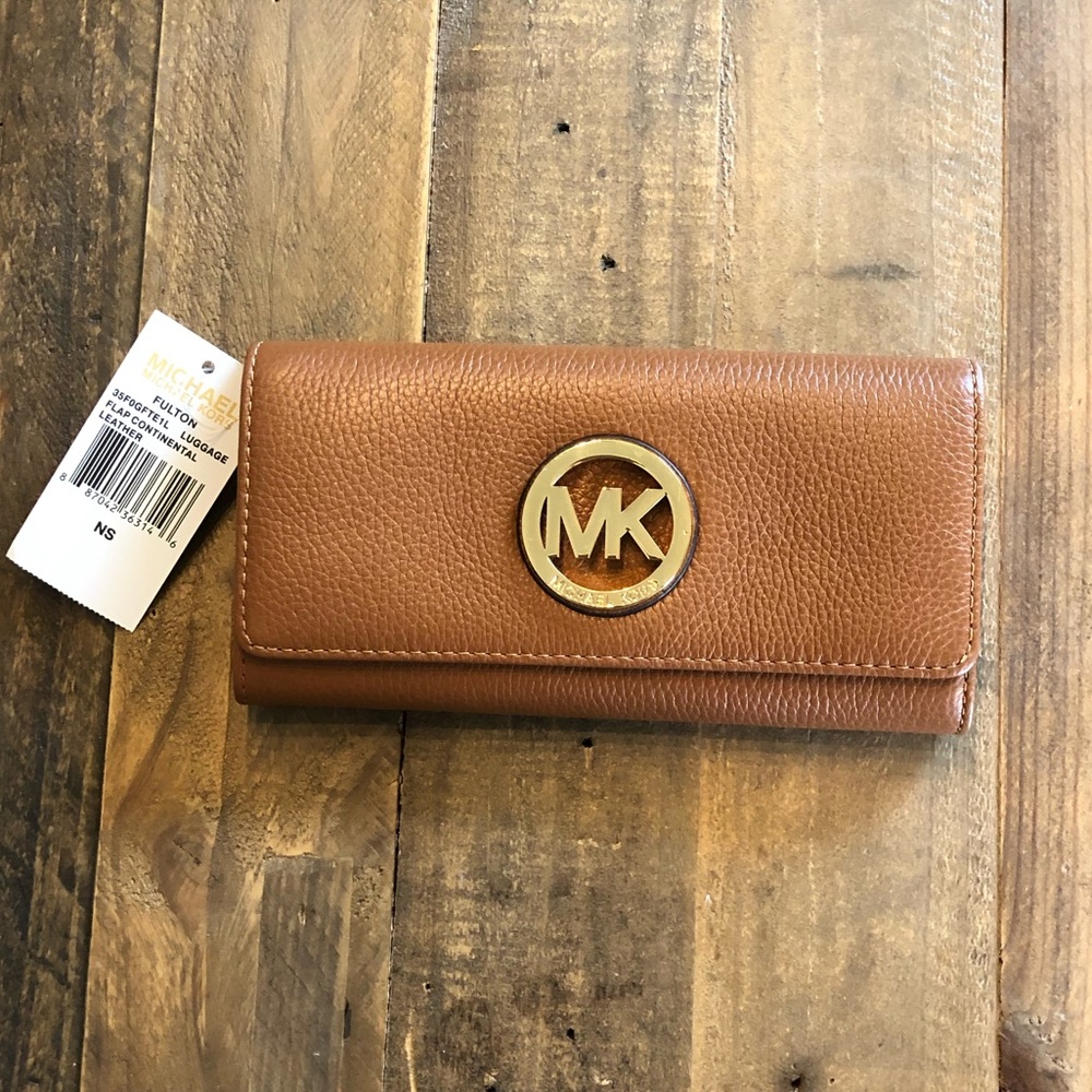 NWT Michael Kors Fulton Leather Wallet
